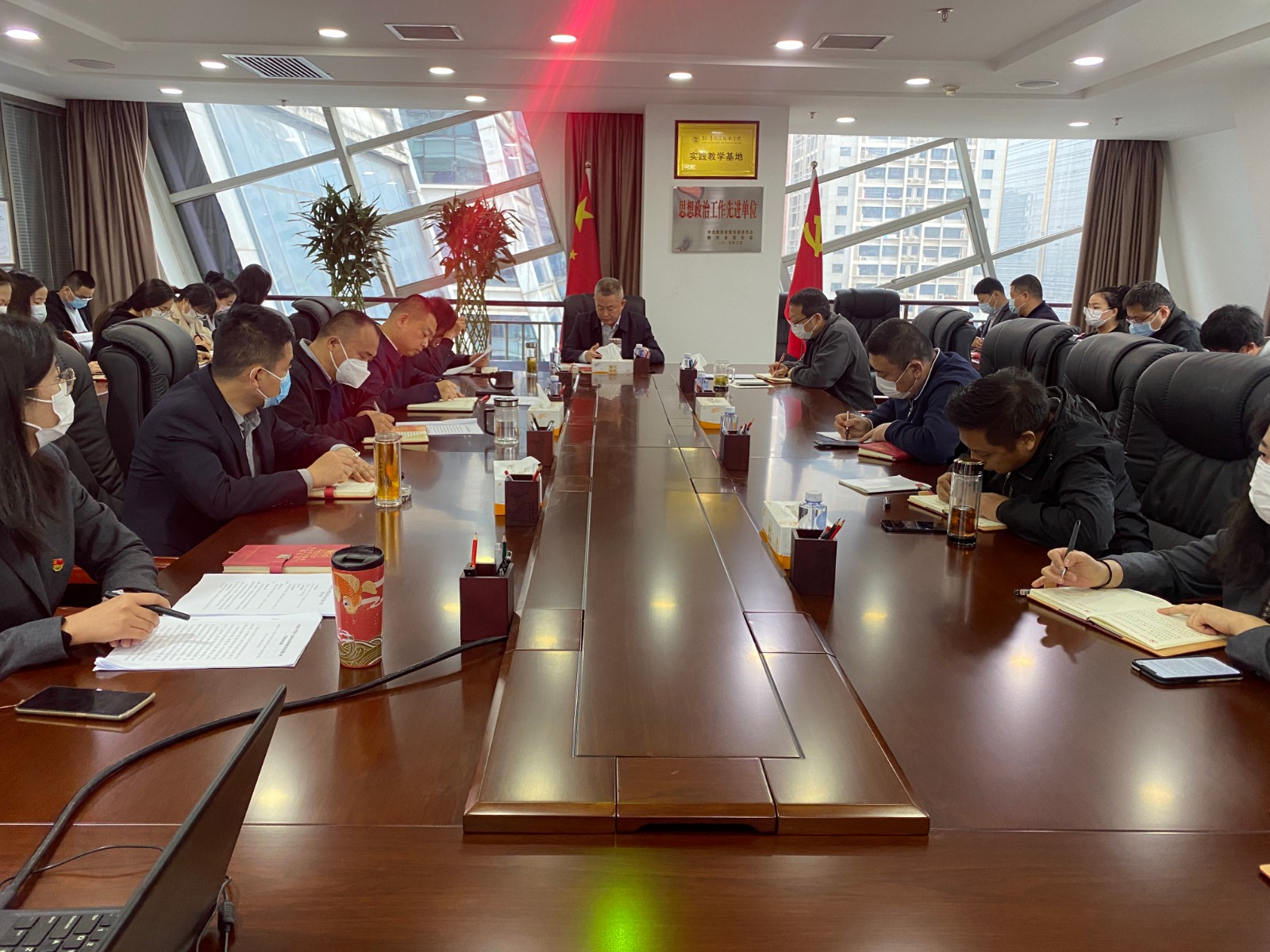 新京澳门葡萄城
公司传达学习集团党建暨纪检监察工作会议和党史学习教育总结会议精神