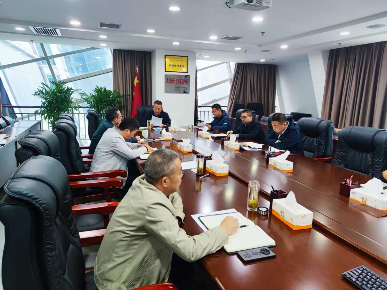 聚焦二十大｜新京澳门葡萄城
公司传达学习贯彻党的二十大精神