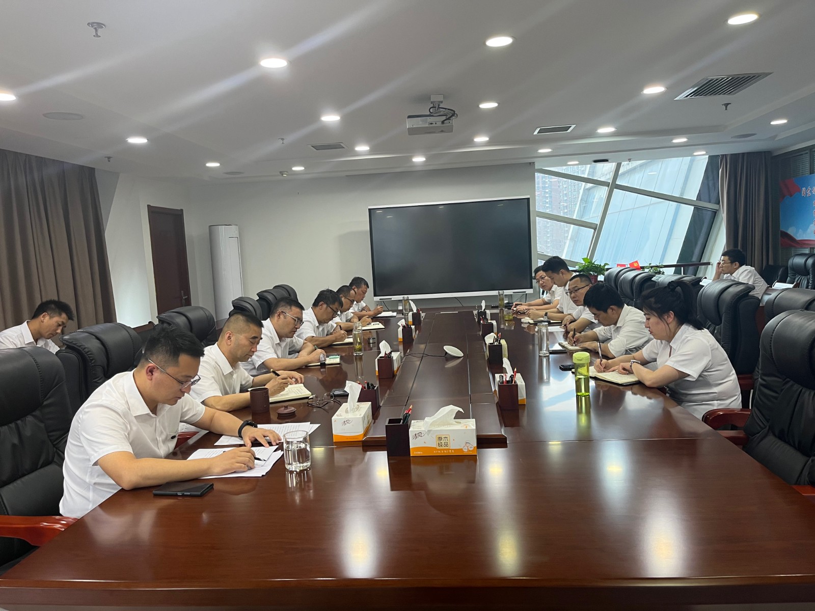 新京澳门葡萄城
公司传达学习集团公司“三个年”活动推进会会议精神