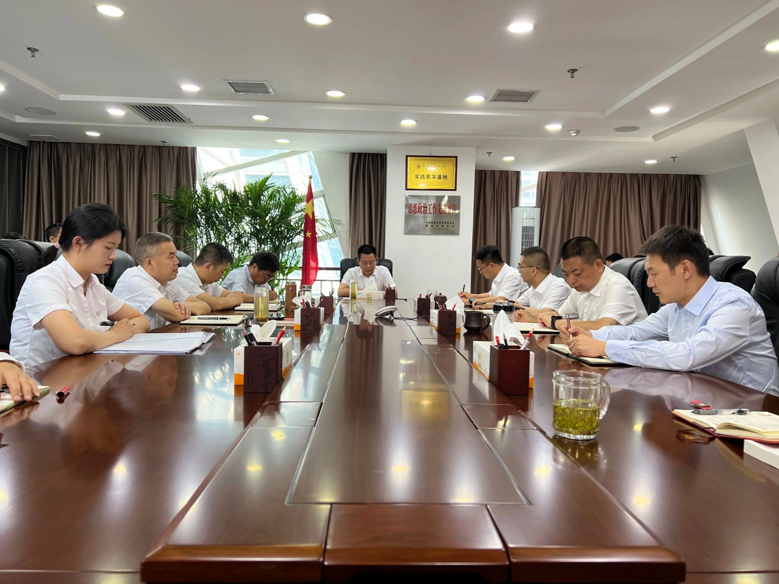 新京澳门葡萄城
公司传达落实集团党委（扩大）会议精神