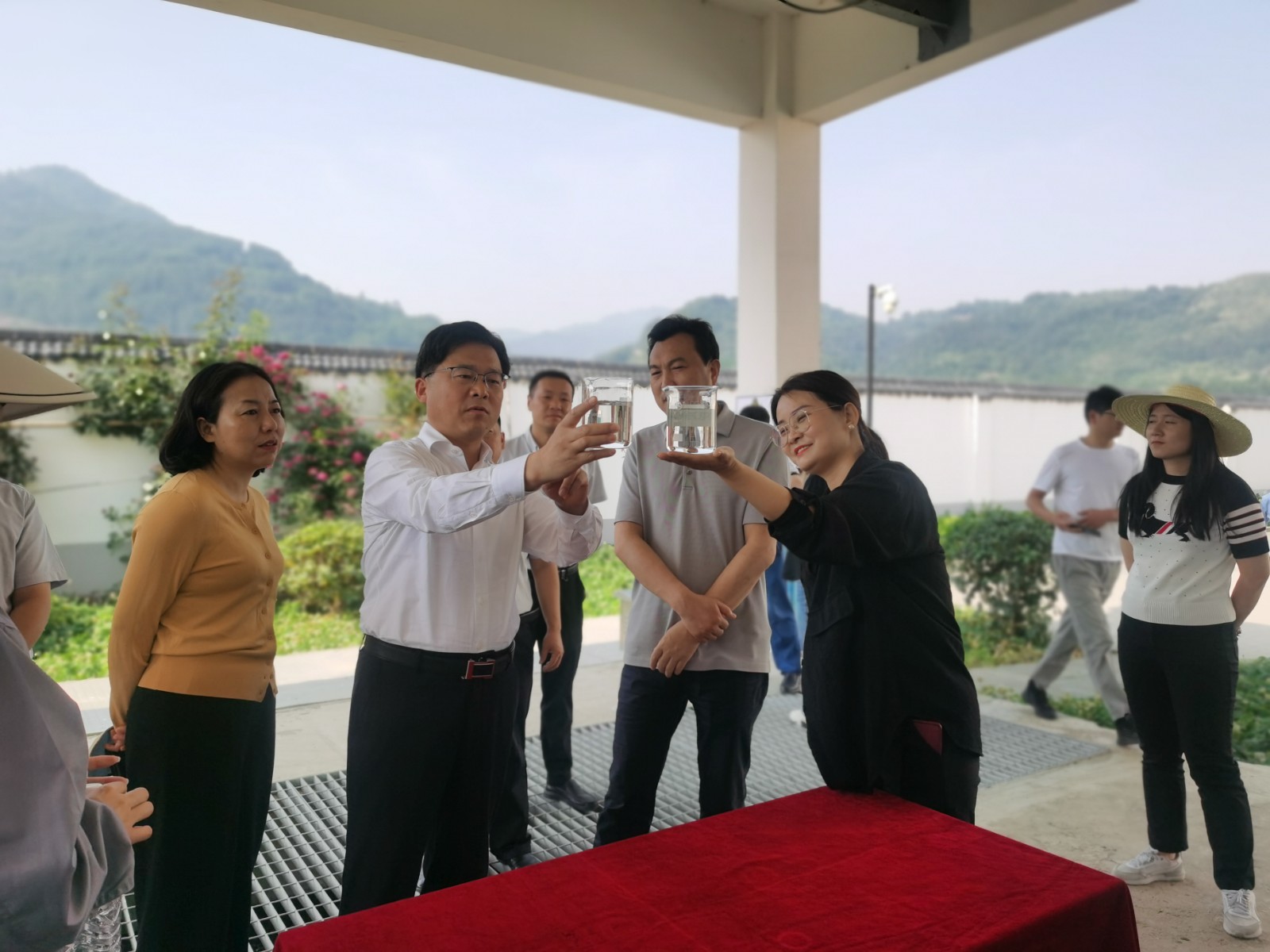 安康市人大常委会副主任李全成到新京澳门葡萄城
公司五里镇污水处理厂调研