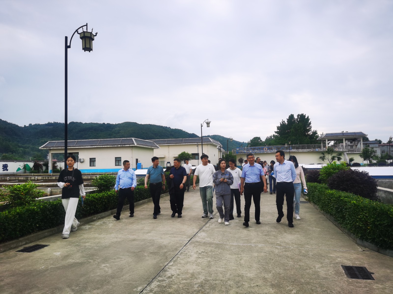 陕西省住房和城乡建设厅调研组到新京澳门葡萄城
公司五里镇污水处理厂调研