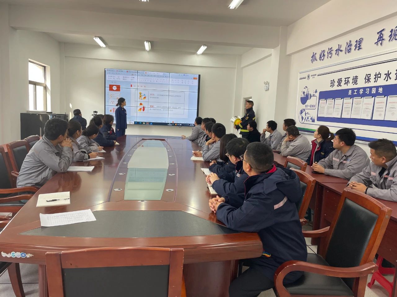 新京澳门葡萄城
山阳公司开展消防安全知识培训及消防应急演练活动