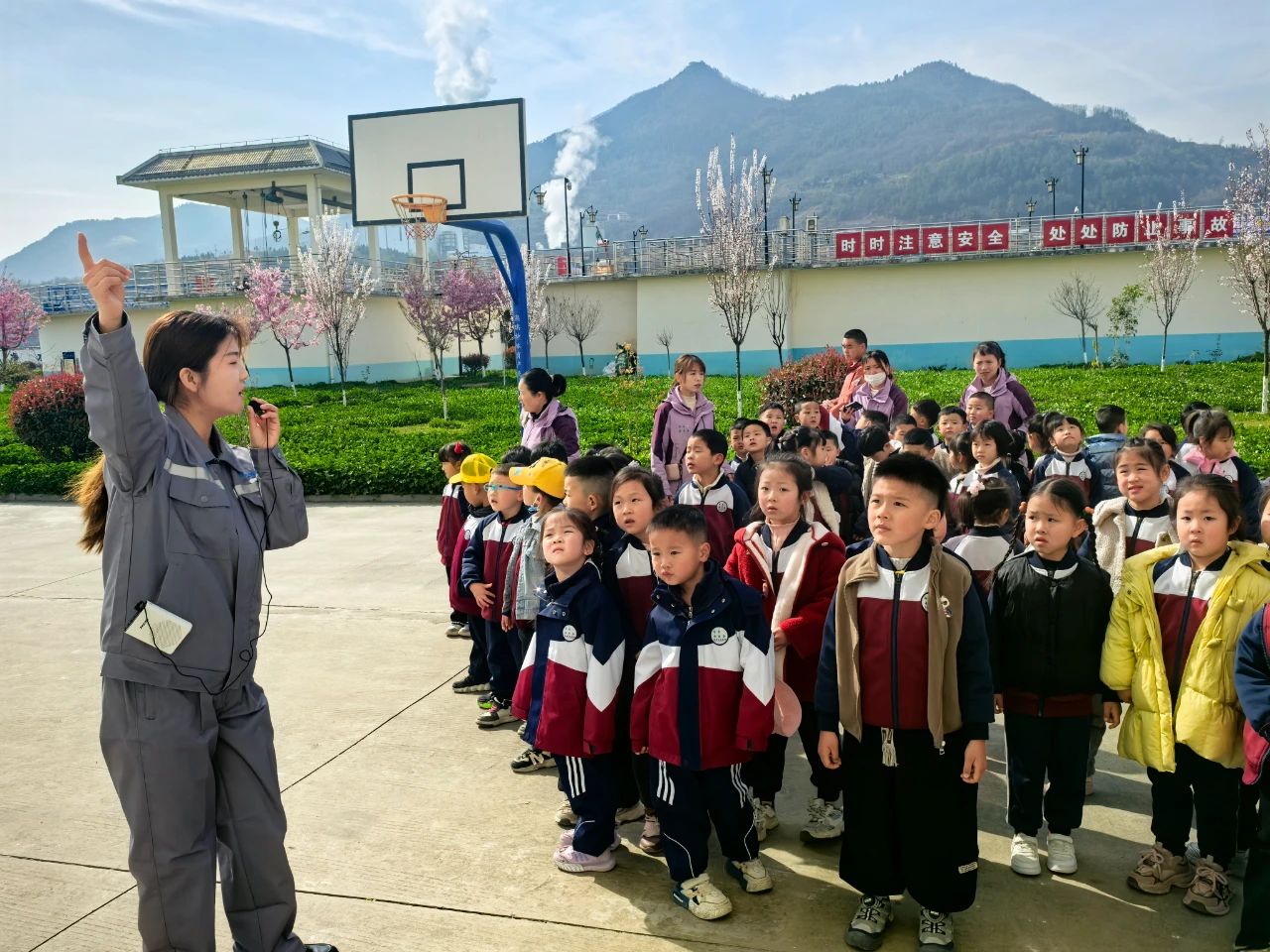 新京澳门葡萄城
公司五里镇污水处理厂迎来幼儿园师生参观学习
